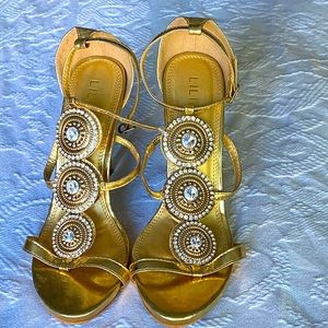 NWT Venus Gold Rhinestone Heels Sandals Size 8.5